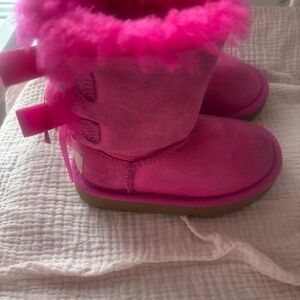 UGG Bailey bow pink 7c